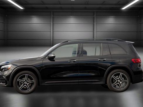 Certified 2025 Mercedes-Benz GLB 250 4MATIC image 9