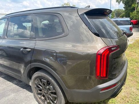 Used 2022 Kia Telluride EX w/ EX Premium Package AWD/4WD image 6