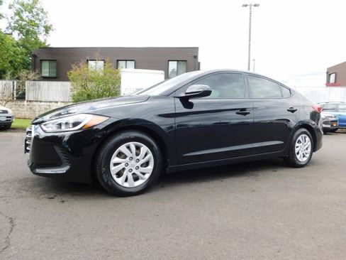 Used 2017 Hyundai Elantra SE FWD image 4