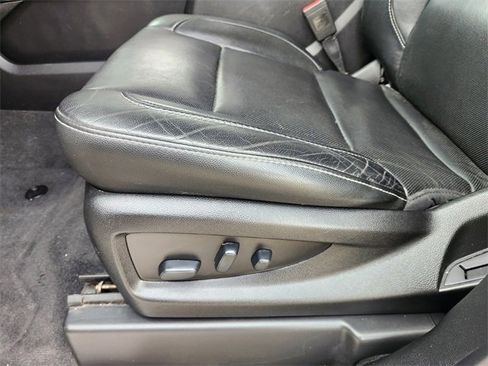 Used 2020 Chevrolet Suburban Premier image 30