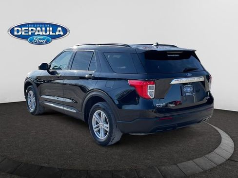 Used 2022 Ford Explorer XLT image 3