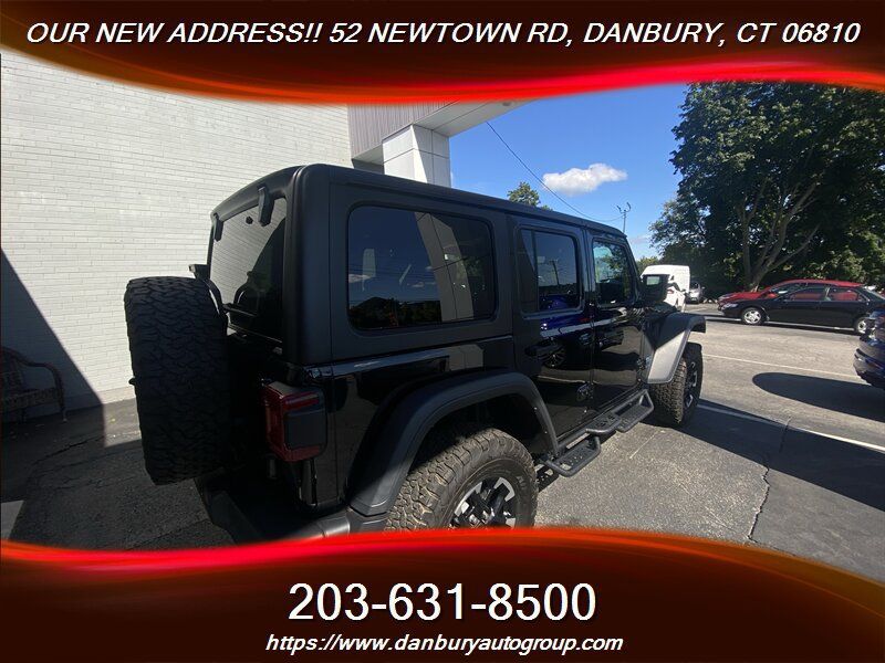 Used 2024 Jeep Wrangler Unlimited Rubicon 4xe w/ Technology Group AWD/4WD image 9