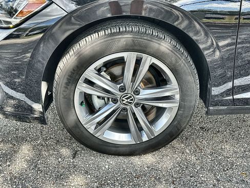 Used 2023 Volkswagen Jetta SE w/ Panoramic Sunroof Package FWD image 14