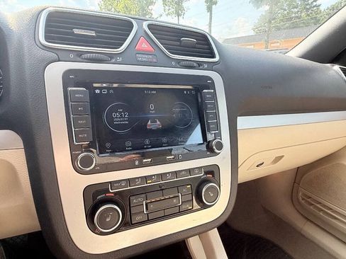 Used 2012 Volkswagen Eos Komfort FWD image 58