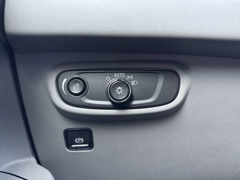 Used 2021 GMC Terrain SLE w/ Driver Convenience Package image 25