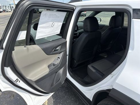 New 2026 Chevrolet Equinox LT image 24