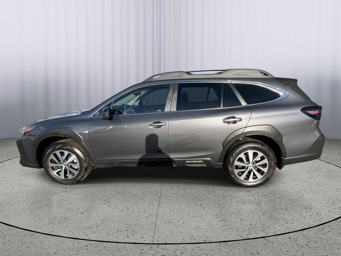 Used 2025 Subaru Outback Premium w/ Popular Package #1A AWD/4WD image 2