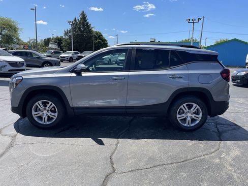 Used 2024 GMC Terrain SLE w/ Driver Convenience Package AWD/4WD image 9