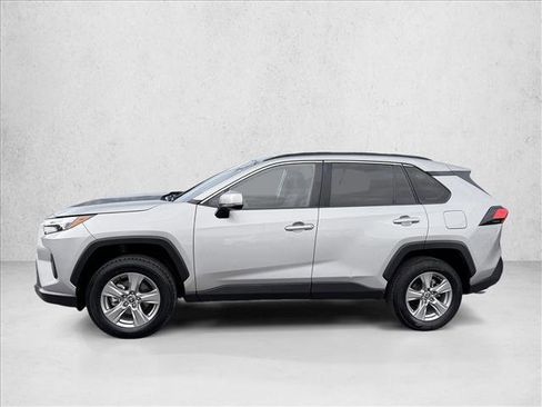 Used 2025 Toyota RAV4 XLE AWD/4WD image 4