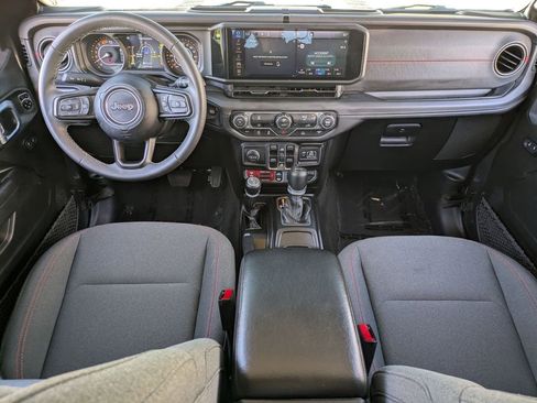 Used 2025 Jeep Wrangler Unlimited Rubicon AWD/4WD image 25