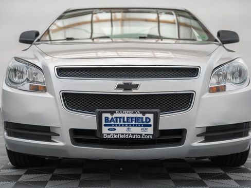 Used 2010 Chevrolet Malibu LS FWD image 2