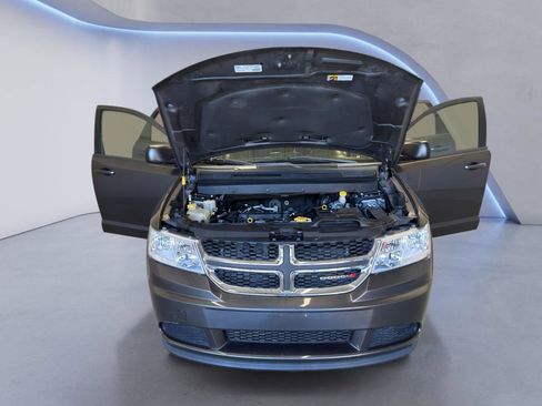 Used 2016 Dodge Journey SE image 9