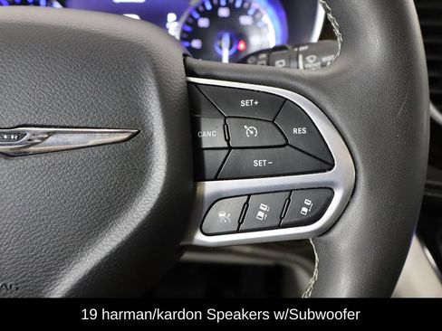 Used 2023 Chrysler Pacifica Limited w/ Uconnect Theater Family Group AWD/4WD image 10