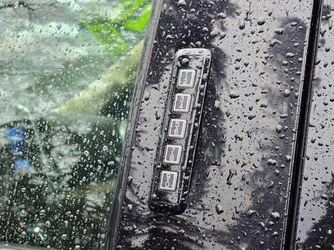 Used 2020 Ford F150 Lariat image 25