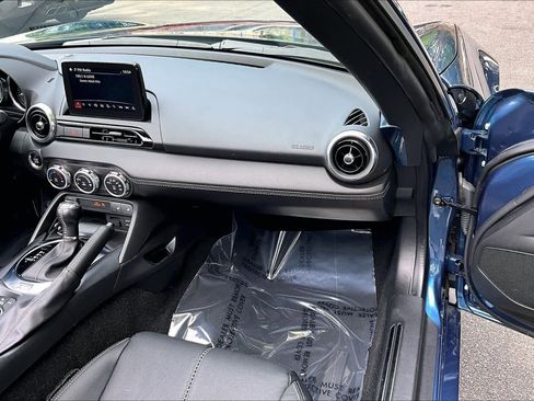 Used 2020 MAZDA MX-5 Miata RF Grand Touring RWD image 18