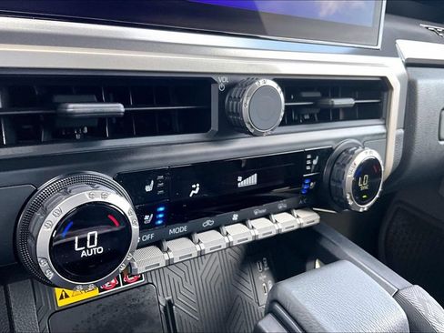 Certified 2024 Toyota Tacoma TRD Off-Road w/ TRD Off Road Premium Package AWD/4WD image 18