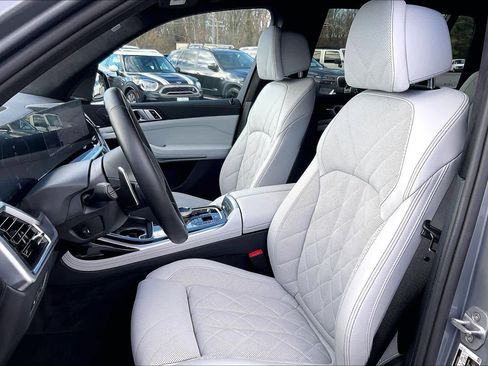 Used 2025 BMW X7 xDrive40i w/ Executive Package image 14