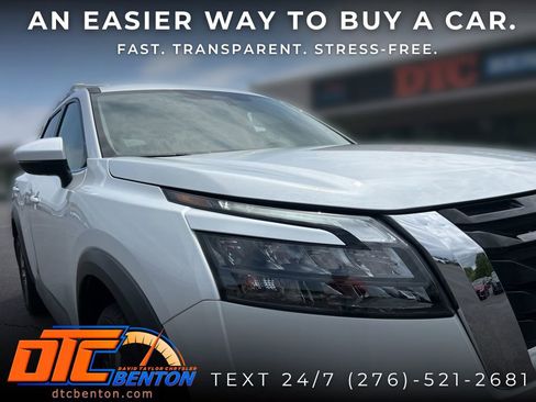 Used 2025 Nissan Pathfinder SL AWD/4WD image 30