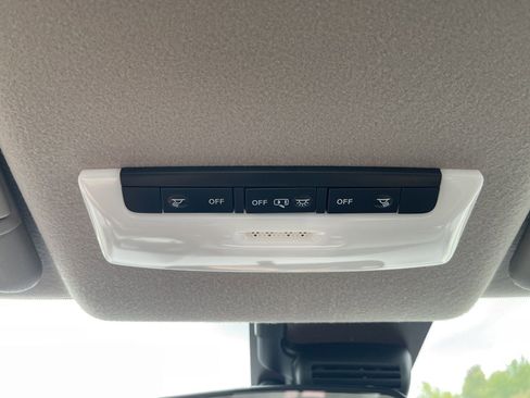 New 2025 Nissan Versa S w/ Trunk Package image 18