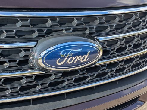 Used 2020 Ford Explorer XLT w/ Equipment Group 202A image 11