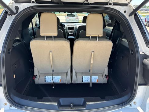 Used 2016 Ford Explorer XLT w/ Equipment Group 202A FWD image 22