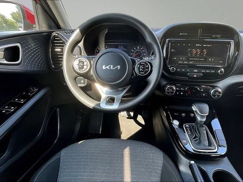 Used 2022 Kia Soul S FWD image 8