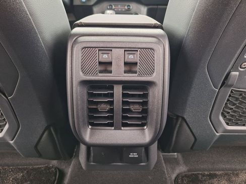 New 2025 Ford Bronco Badlands w/ Sasquatch Package image 19