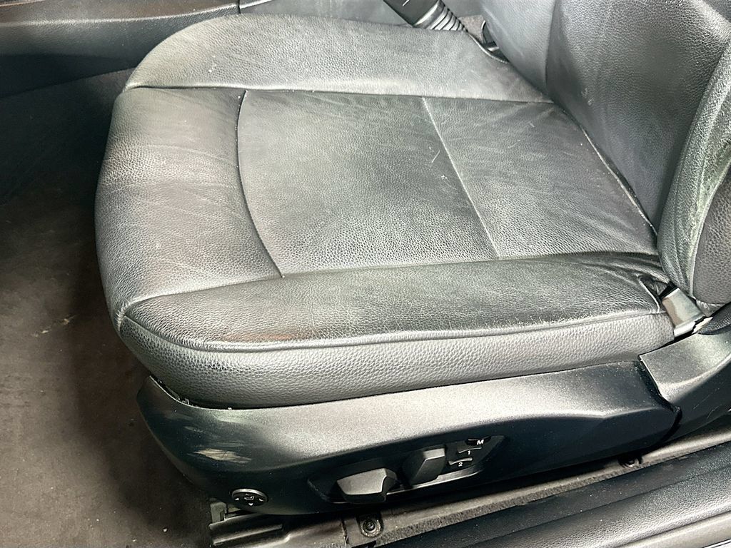 Used 2013 BMW 335i Convertible RWD image 21