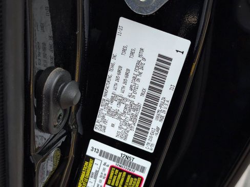 Used 2024 Toyota Tundra Limited AWD/4WD image 11