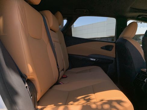Used 2025 Lexus RX 350 Premium w/ Accessory Package (Z1) FWD image 33