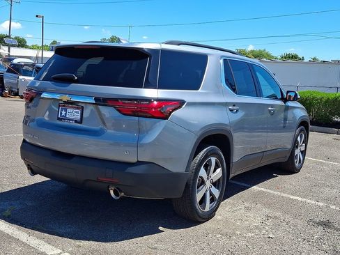 Used 2023 Chevrolet Traverse LT w/ LT Premium Package AWD/4WD image 11