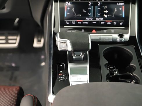 New 2026 Audi RS Q8 performance image 21