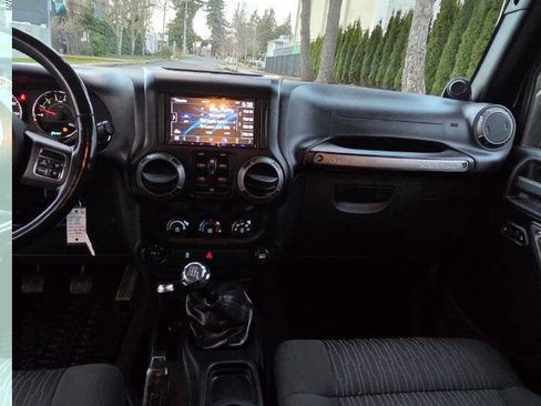 Used 2011 Jeep Wrangler Unlimited Sport image 11