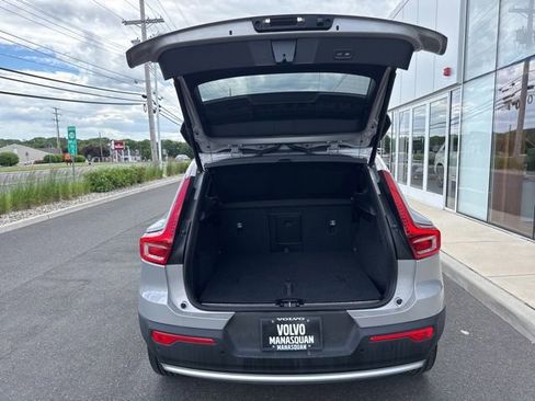 Used 2025 Volvo XC40 B5 Plus AWD/4WD image 10