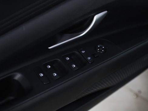 Used 2023 Hyundai Elantra SEL w/ Convenience Package image 18