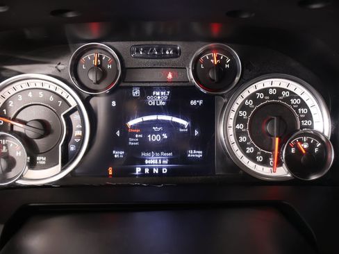 Used 2017 RAM 1500 Laramie w/ Convenience Group AWD/4WD image 4