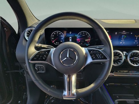 Certified 2025 Mercedes-Benz GLA 250 image 24
