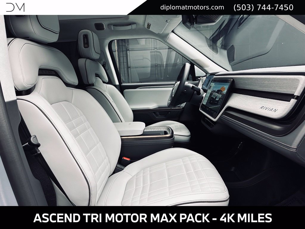 Used 2025 Rivian R1S Premium Dual AWD/4WD image 19