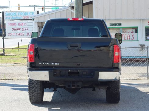 Used 2011 Chevrolet Silverado 2500 W/T w/ Snow Plow Prep Package AWD/4WD image 7