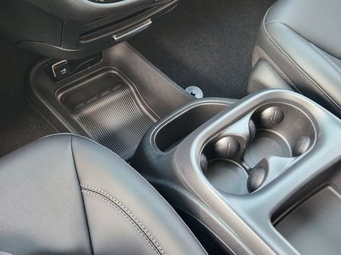 New 2026 Chrysler Pacifica Select image 16