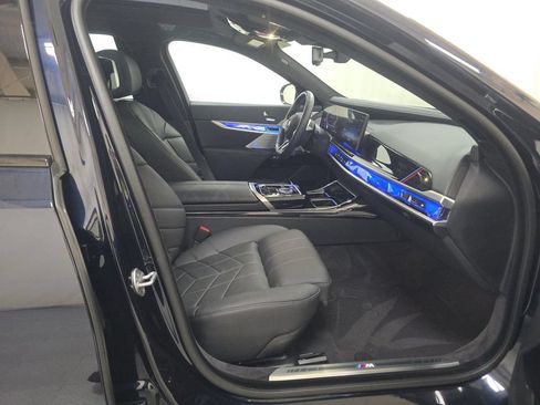 Certified 2024 BMW i7 xDrive60 w/ Executive Package AWD/4WD image 3