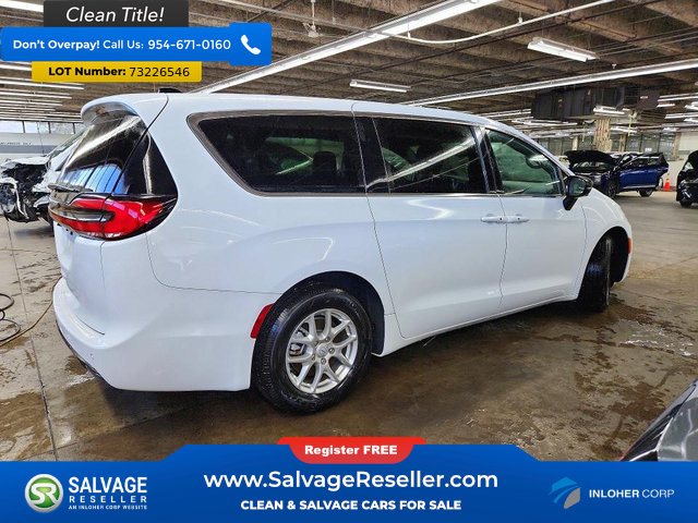 Used 2026 Chrysler Pacifica Select FWD image 4
