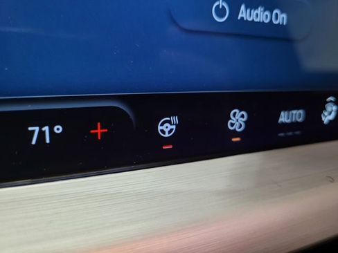 Used 2025 Ford Escape Platinum image 32