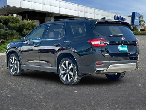 Used 2024 Honda Pilot Touring image 7