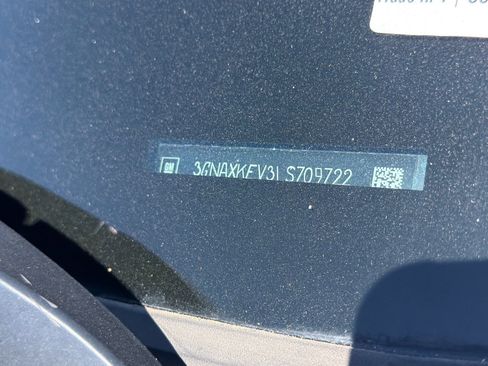 Used 2020 Chevrolet Equinox LT FWD image 3