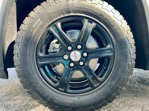 Used 2023 GMC Acadia AT4 w/ Technology Package image 22