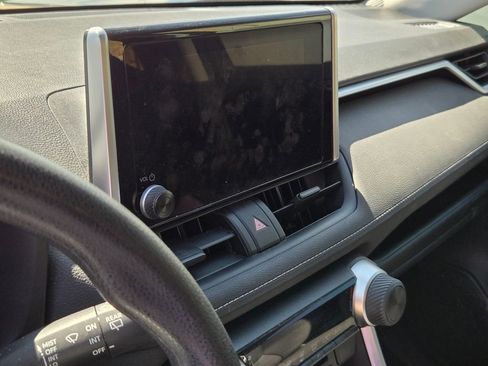 Used 2023 Toyota RAV4 LE FWD image 10