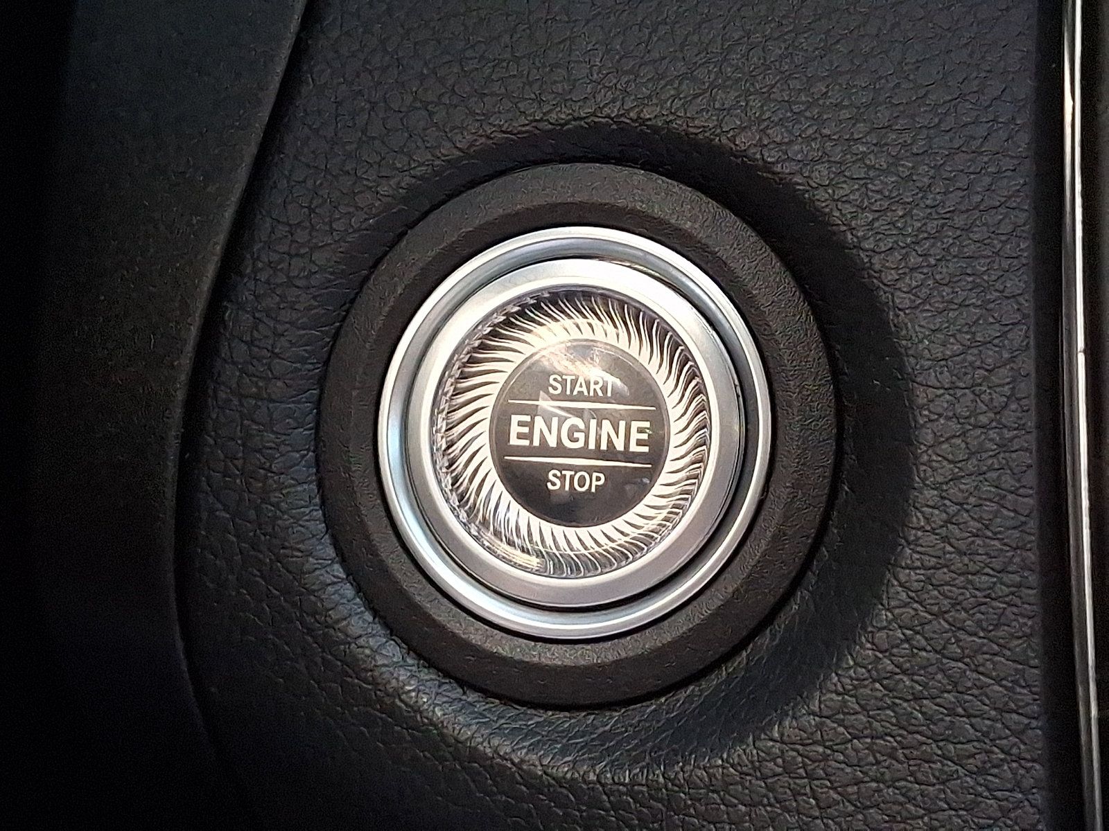 Used 2022 Mercedes-Benz GLC 300 4MATIC image 24