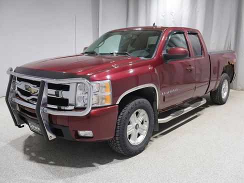 Used 2009 Chevrolet Silverado 1500 LTZ w/ Suspension Package, Off-Road AWD/4WD image 7