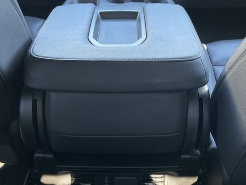 Certified 2025 GMC Sierra 1500 SLT image 25